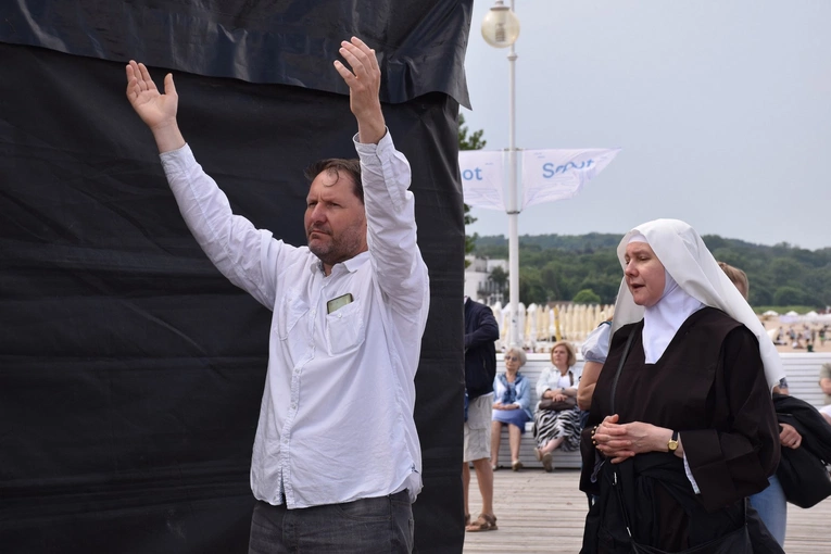 Katolicy na ulicy 2024 na sopockim molo
