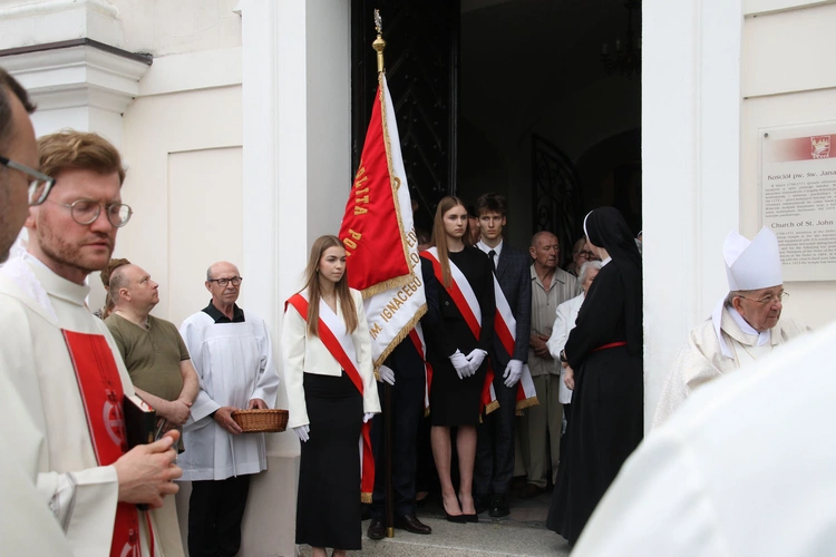 Płock. Pogrzeb ks. kan. Antoniego Kołodziejskiego