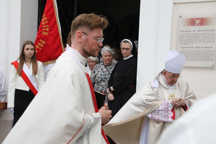 Płock. Pogrzeb ks. kan. Antoniego Kołodziejskiego