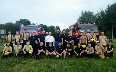 Wasserball w Przechodzie, czyli księża kontra strażacy