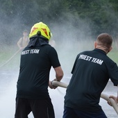 Księża z rocznika 2009 zagrali ze strażakami w wasserball