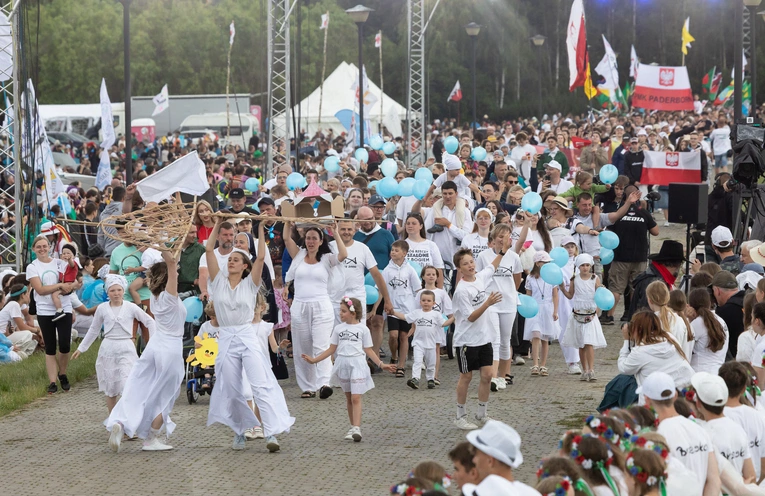 Kościół młodych na Polach Lednickich
