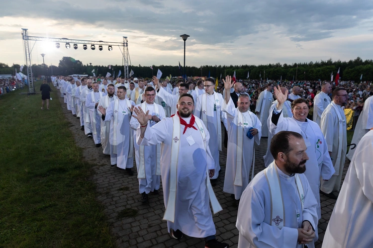 Kościół młodych na Polach Lednickich