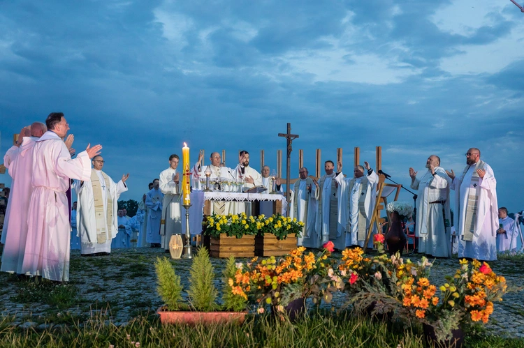 Kościół młodych na Polach Lednickich