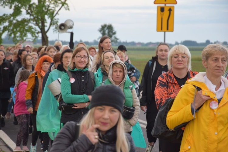 Nocna pielgrzymka kobiet z Radomia do Starej Błotnicy