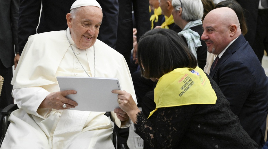 Papież: Stańmy się chlebem łamanym dla innych