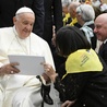 Papież: Stańmy się chlebem łamanym dla innych