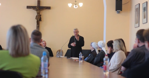 Więcej o Panu - Kongres Wieczystej Adoracji