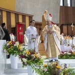 Popiersia św. Jana Pawła II i bł. Stefana Wyszyńskiego