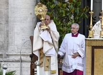 Franciszek odczas procesji Bożego Ciała