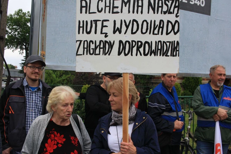 Protest przeciwko likwidacji Walcowni Rur Andrzej w Zawadzkiem