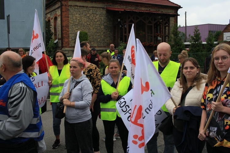 Protest przeciwko likwidacji Walcowni Rur Andrzej w Zawadzkiem