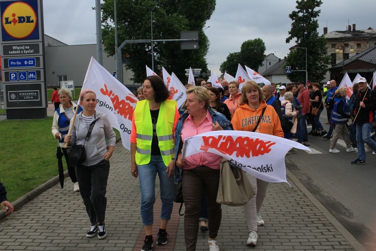 Protest przeciwko likwidacji Walcowni Rur Andrzej w Zawadzkiem