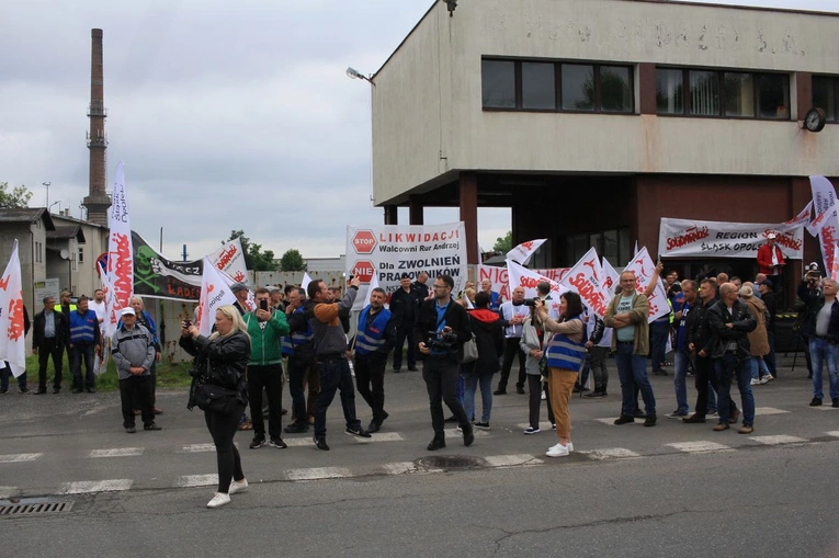 Protest przeciwko likwidacji Walcowni Rur Andrzej w Zawadzkiem