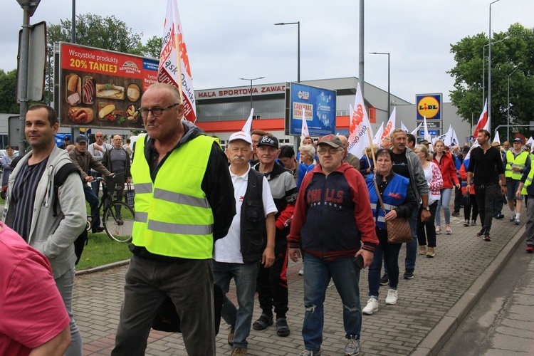 Protest przeciwko likwidacji Walcowni Rur Andrzej w Zawadzkiem