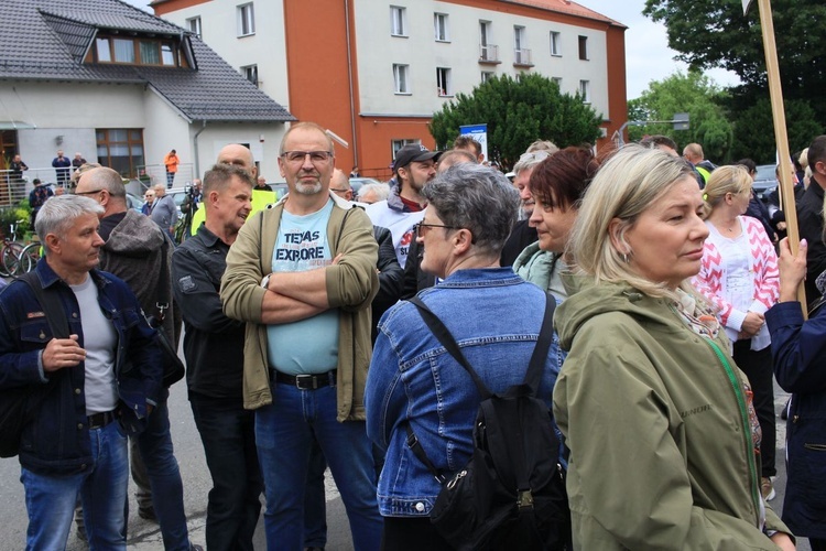 Protest przeciwko likwidacji Walcowni Rur Andrzej w Zawadzkiem