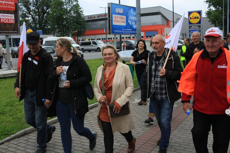 Protest przeciwko likwidacji Walcowni Rur Andrzej w Zawadzkiem