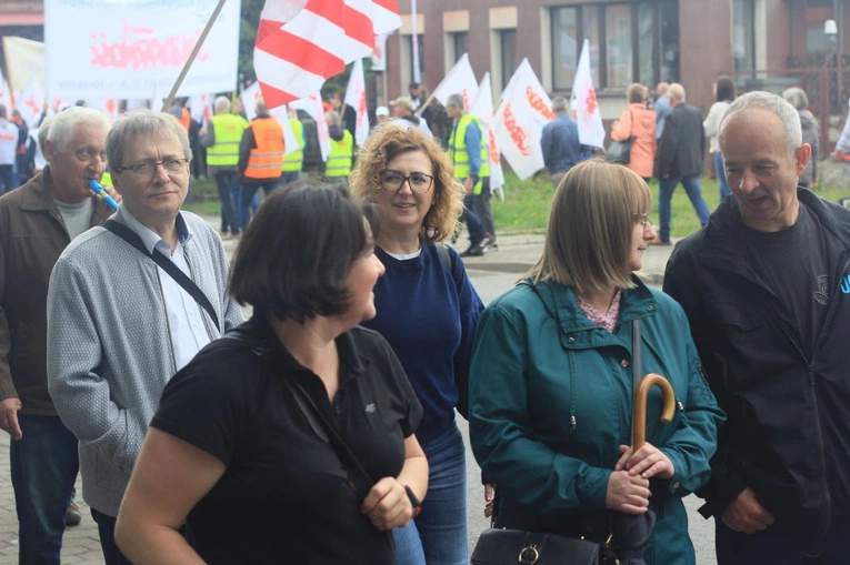 Protest przeciwko likwidacji Walcowni Rur Andrzej w Zawadzkiem