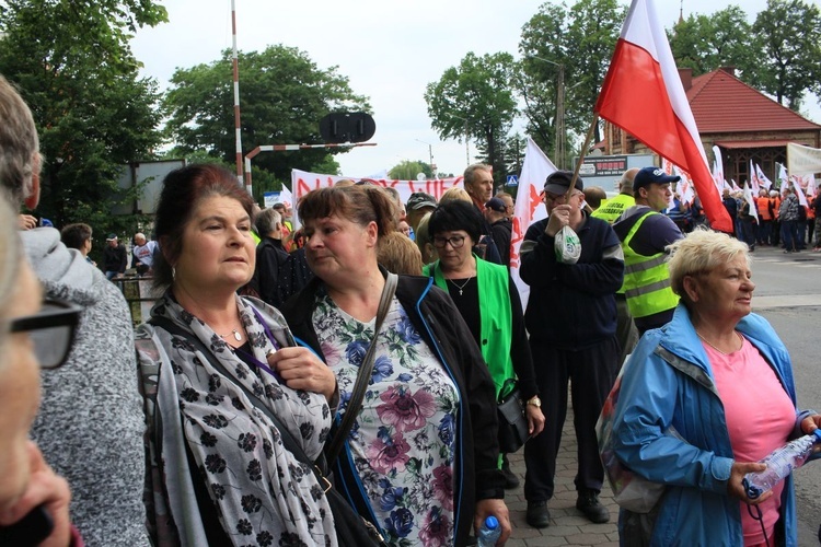 Protest przeciwko likwidacji Walcowni Rur Andrzej w Zawadzkiem