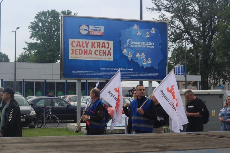 Protest przeciwko likwidacji Walcowni Rur Andrzej w Zawadzkiem