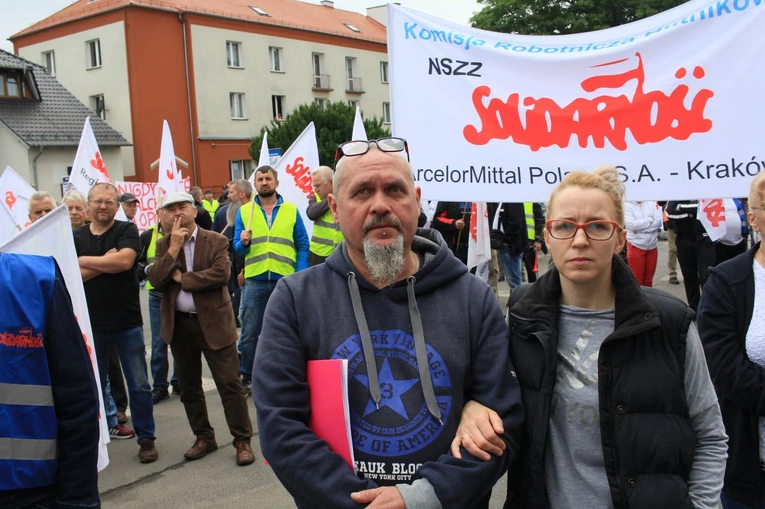 Protest przeciwko likwidacji Walcowni Rur Andrzej w Zawadzkiem