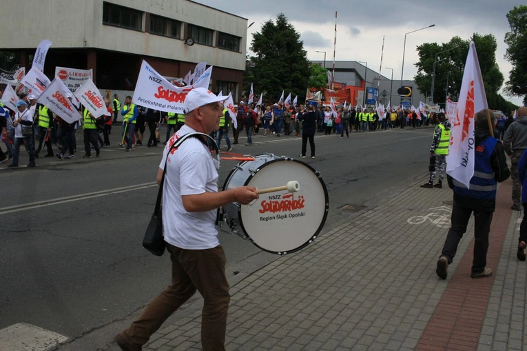 Protest przeciwko likwidacji Walcowni Rur Andrzej w Zawadzkiem