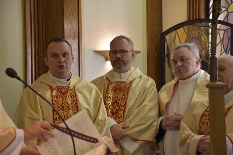 Msza św. w kaplicy domu przy Fromborskiej