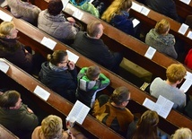 Socjologowie: wzrost odmów na pytanie o wyznanie, to deklaracja dystansu wobec Kościoła