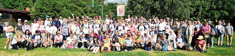 W drogę wyruszyło ponad 160 osób.