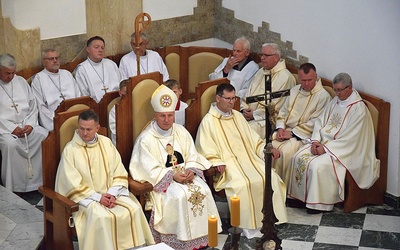 	Mszy św. przewodniczył ordynariusz radomski.
