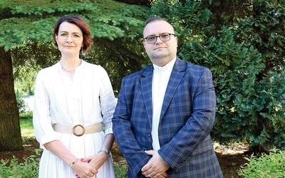 Monika Drążyk i ks. Mariusz Chamerski podkreślają, że propozycje MEN uderzają w prawa uczniów, rodziców i nauczycieli religii.