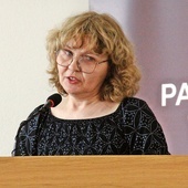 Prof. Mariola Marczak nie ma wątpliwości, że polska kinematografia płytko traktuje życie kobiet w habitach.