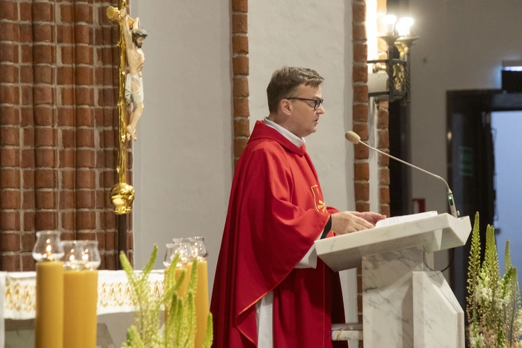 Msza św. inaugurująca wystawę o bł. Jerzym Popiełuszko