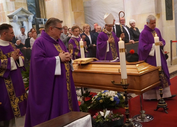 Msza św. pogrzebowa w intencji śp. ks. prałata Stanisława Paszkowskiego