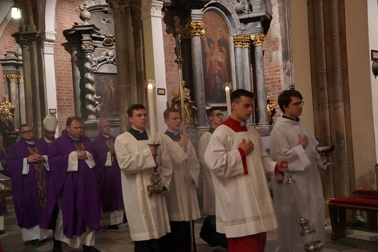 Msza św. pogrzebowa w intencji śp. ks. prałata Stanisława Paszkowskiego