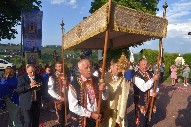 100. rocznica konsekracji kościoła w Trzetrzewinie