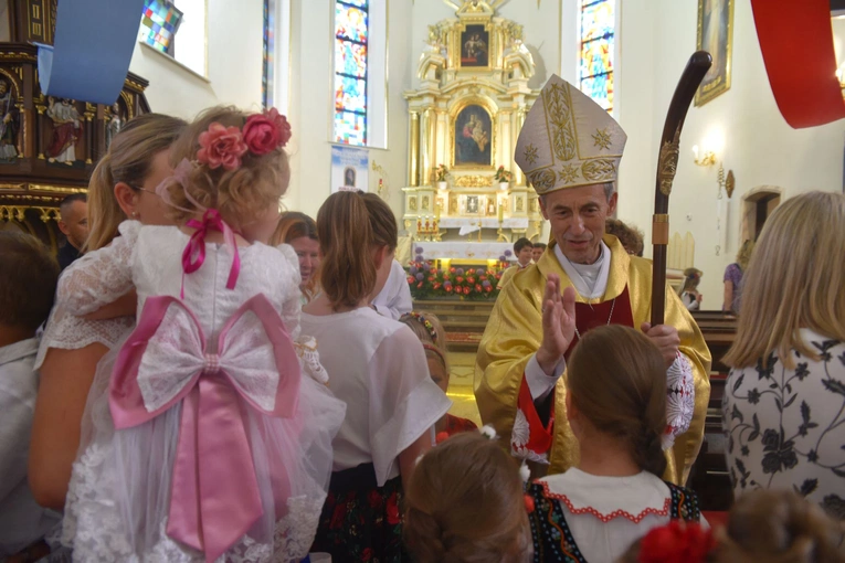 Błogosławieństwo nowych pokoleń trzetrzwinian.