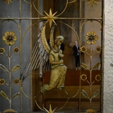 Złota krata w kościele Świętej Rodziny w Branicach