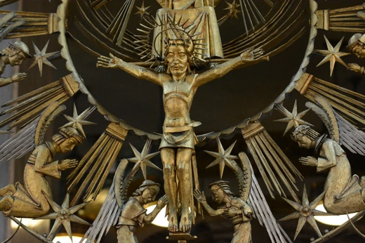 Złota krata w kościele Świętej Rodziny w Branicach