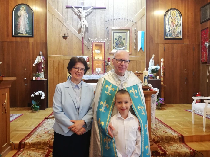 Niosą dzieciom Jezusa. O każdej porze dnia i nocy