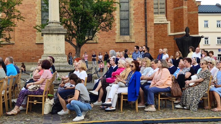 Koncert na Placu Katedralnym