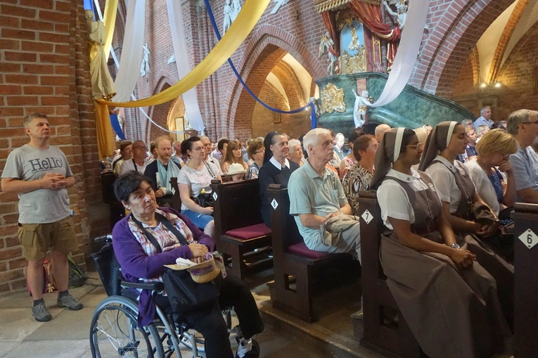 Pielgrzymka rodzin do sanktuarium Matki Bożej Pokornej