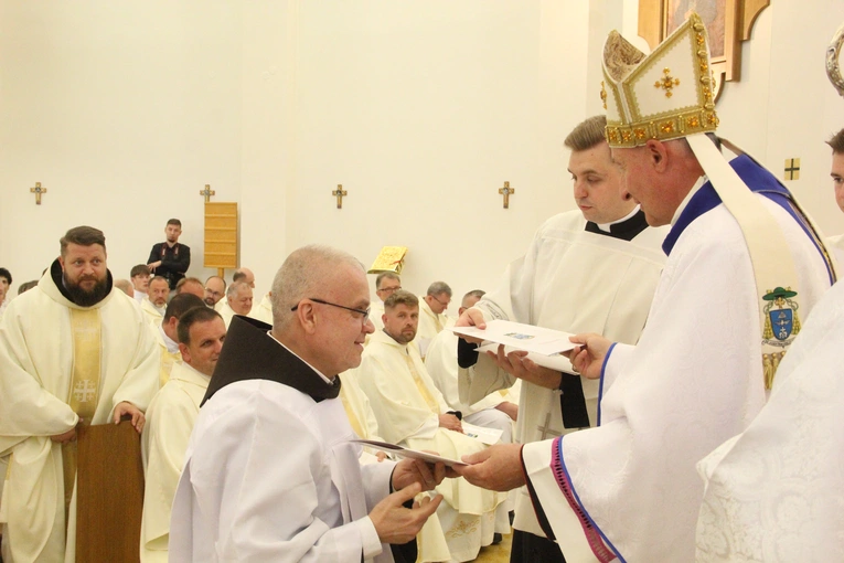 Tarnów. Błogosławieństwo nadzwyczajnych szafarzy Komunii św. 2024