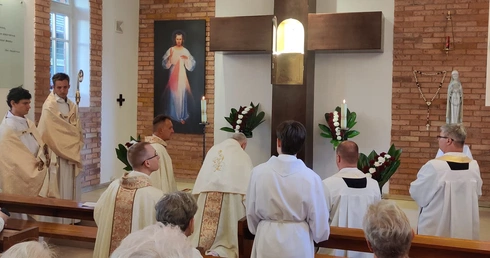 Adoracja do końca świata