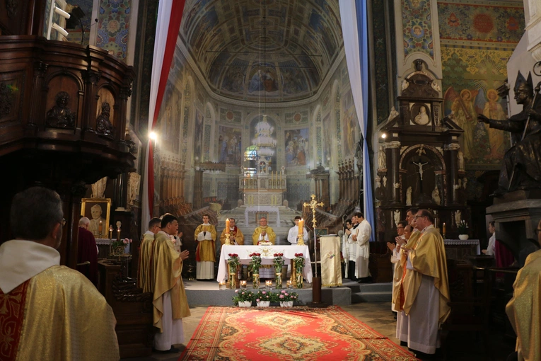 Płock. Święcenia kapłańskie
