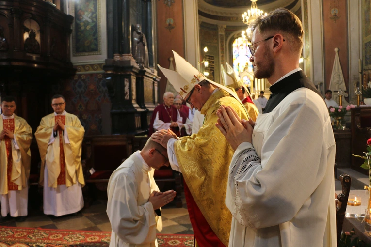 Płock. Święcenia kapłańskie