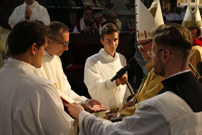 Płock. Święcenia kapłańskie