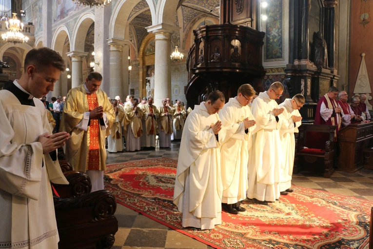 Płock. Święcenia kapłańskie