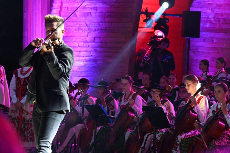 Mała Armia Janosika w rabczańskim amfiteatrze