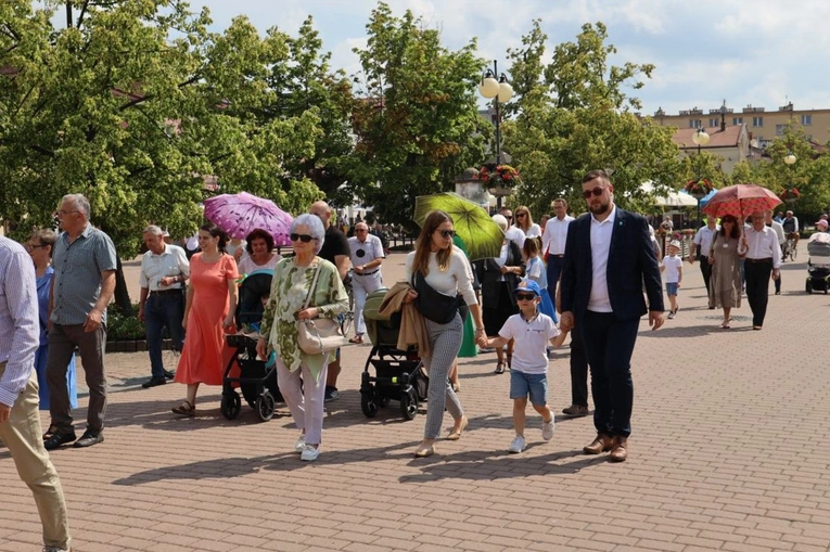 Familiada i Marsz dla Życia i Rodziny w Tarnobrzegu
